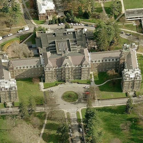 Vassar Main Building in Poughkeepsie, NY Virtual Globetrotting