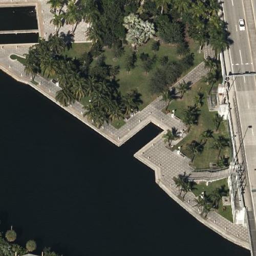 Severed foot found ("Dexter") in Miami, FL (Google Maps)