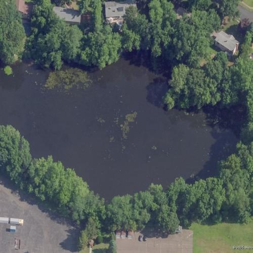 Foxon Pond in Branford, CT - Virtual Globetrotting